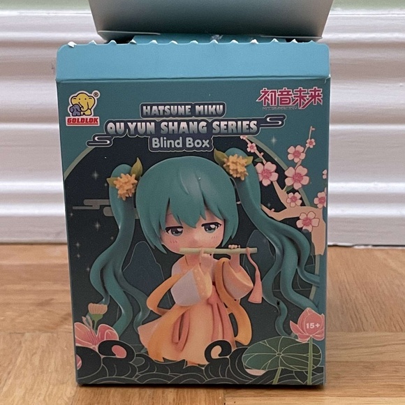 Small miku figure - Picture 2 of 2